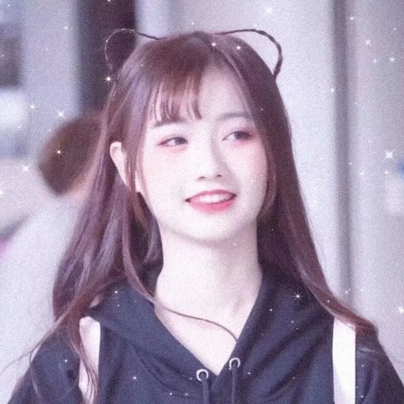某影后之女被曝恋爱脑怒怼网友，前后半年校园画面流出